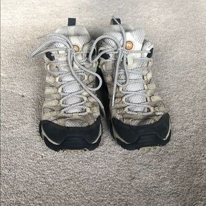 Taupe Merrill hiking boots. Size 6.5